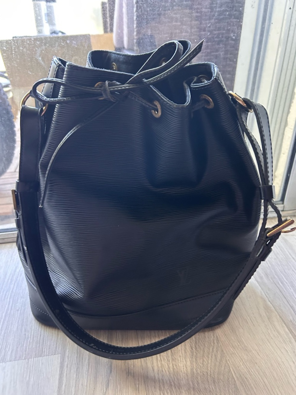 Louis Vuitton Black Epi Leather Drawstring Shoulder Bag - Picture 11 of 16